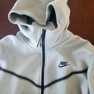 LIKE NEW Mens Nike Fleece tech medium